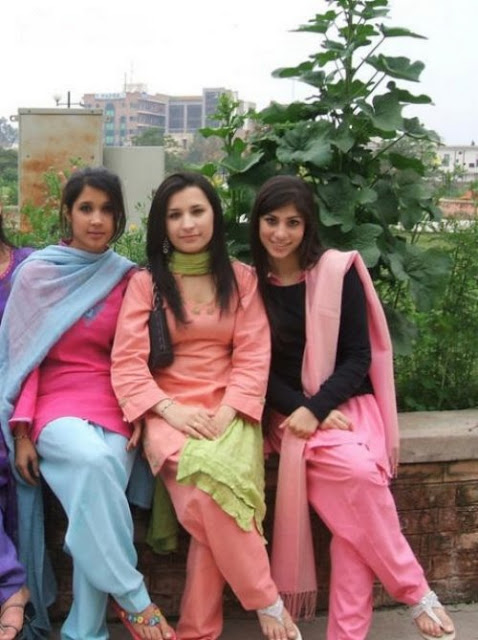 female masturbating with dildo gif pakistan school student sexy image